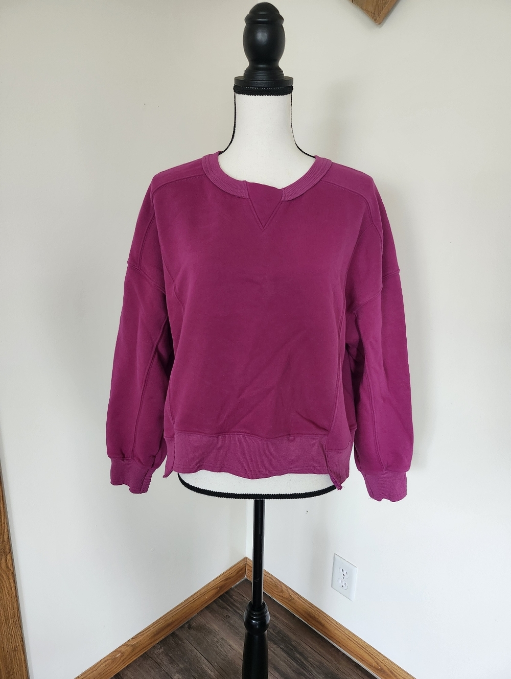 Merokeety Magenta Crewneck Cropped  Sweater - Picture 2 of 5